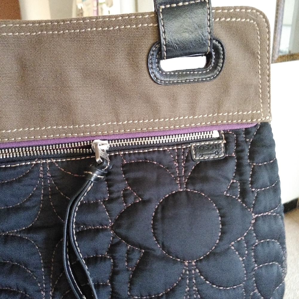 Fossil Fabric 14x15 Quilted Large Keyper Handbag - image 8
